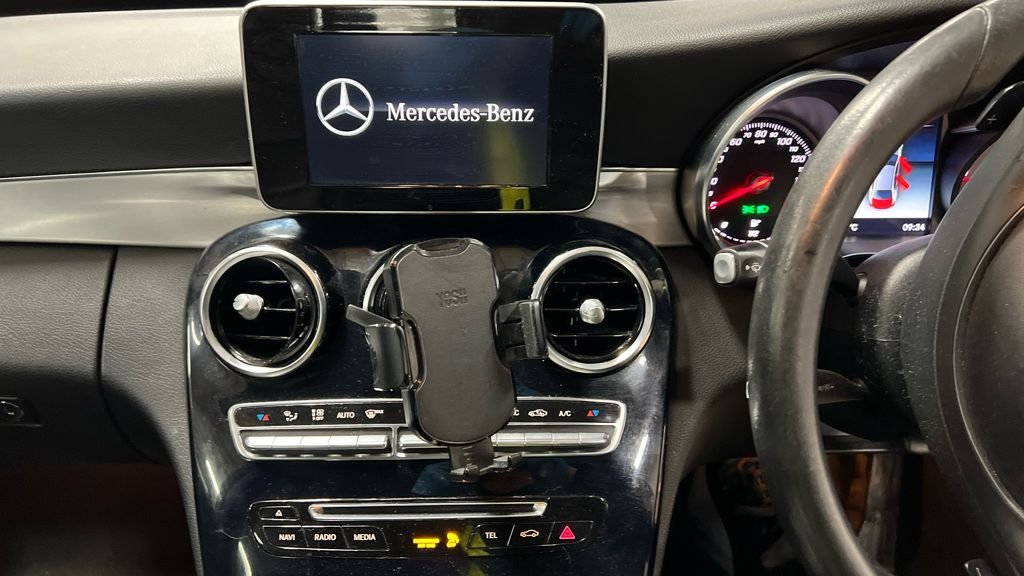 Used Mercedes-Benz C Class 2018 for sale - 76711504: Photo 2