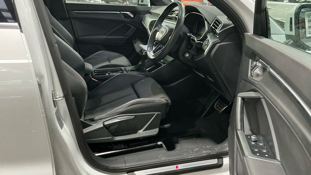 Used Audi Q3 2019 for sale - 77835208: Photo 2