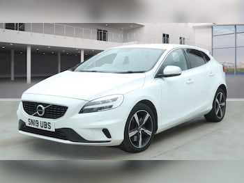 Used Volvo V40 2019 for sale - 77667259: Photo