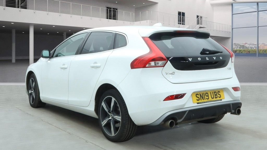 Used Volvo V40 2019 for sale - 77667259: Photo 4