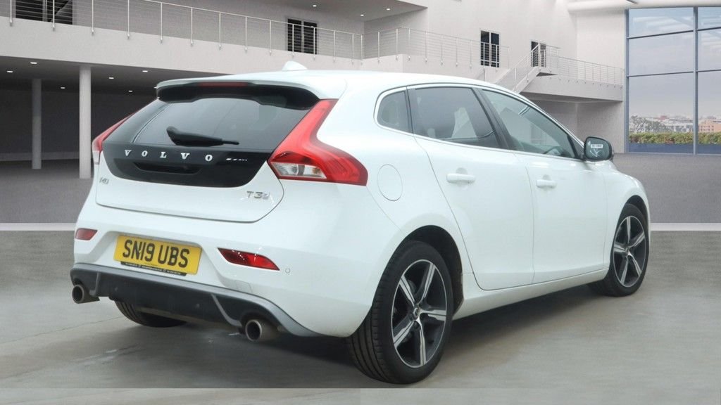 Used Volvo V40 2019 for sale - 77667259: Photo 5