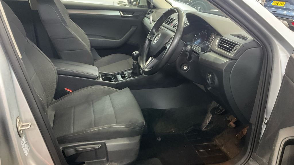 Used Skoda Superb 2018 for sale - 77027292: Photo 2