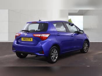 Used Toyota Yaris 2019 for sale - 79738536: Photo
