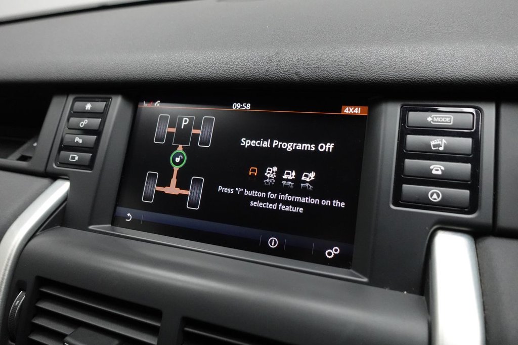 Used Land Rover Discovery Sport 2016 for sale - 77952582: Photo 31