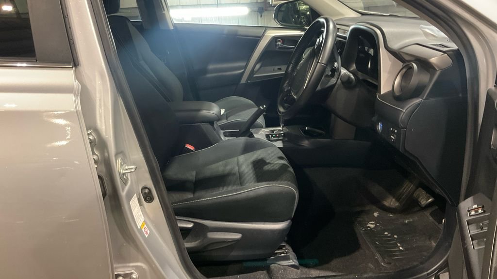 Used Toyota RAV4 2016 for sale - 76496685: Photo 2