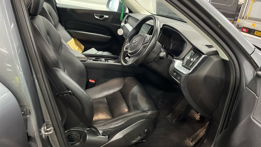 Used Volvo XC60 2018 for sale - 77952520: Photo 5