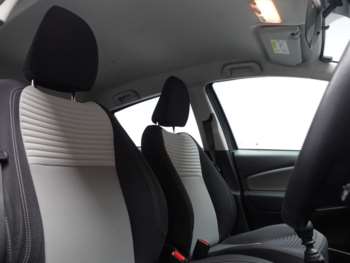 Used Toyota Yaris 2018 for sale - 74702267: Photo
