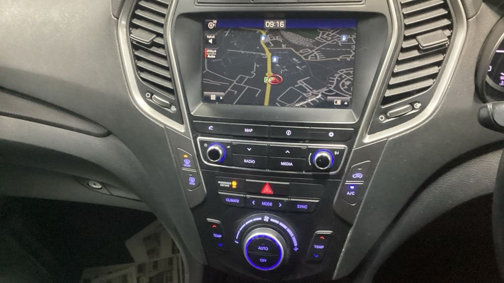 Used Hyundai Santa Fe 2018 for sale - 77302661: Photo 2