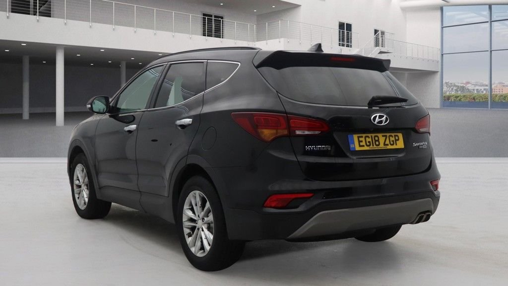 Used Hyundai Santa Fe 2018 for sale - 77302661: Photo 4
