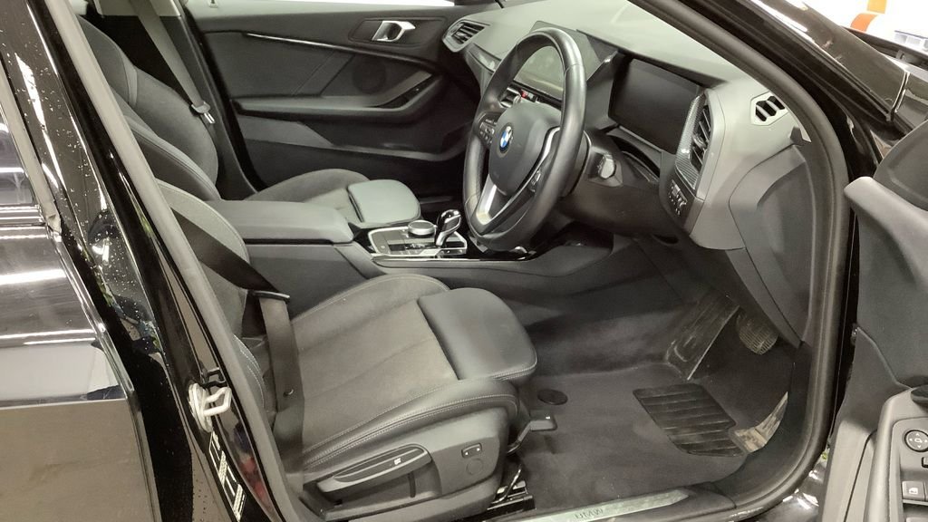 Used BMW 1 Series 2023 for sale - 78088395: Photo 3