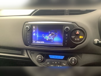 Used Toyota Yaris 2017 for sale - 75515417: Photo