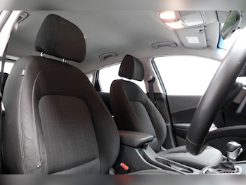 Used Hyundai KONA 2021 for sale - 76074078: Photo 2