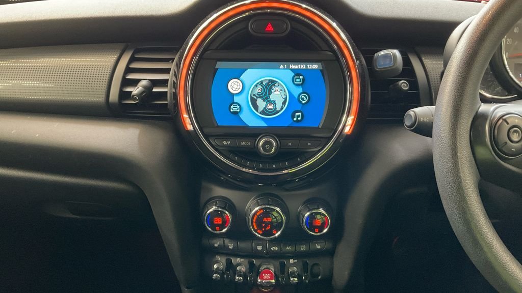 Used MINI Hatch 2019 for sale - 77227475: Photo 2