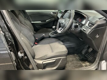 Used Renault Clio 2022 for sale - 77547495: Photo