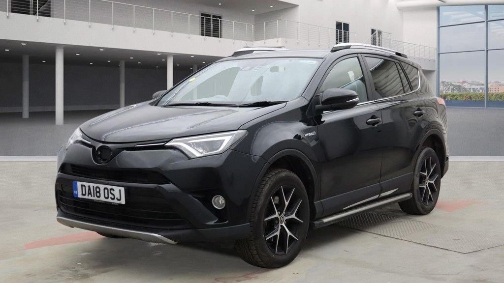 Used Toyota RAV4 2018 for sale - 77720082: Photo 2