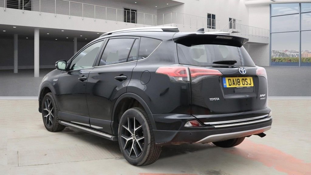 Used Toyota RAV4 2018 for sale - 77720082: Photo 3