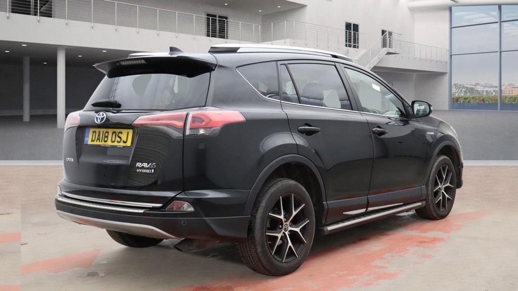 Used Toyota RAV4 2018 for sale - 77720082: Photo 4