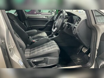 Used Volkswagen Golf 2019 for sale - 78272175: Photo