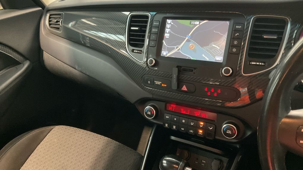 Used Kia Carens 2018 for sale - 77153767: Photo 2