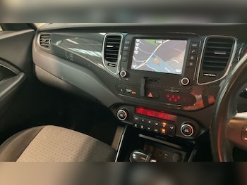 Used Kia Carens 2018 for sale - 77153767: Photo