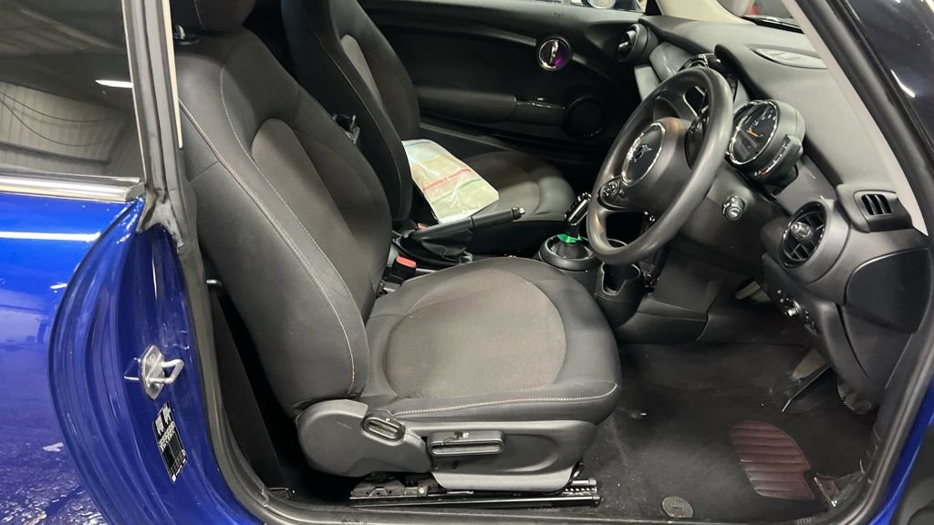 Used MINI Hatch 2019 for sale - 77007476: Photo 2