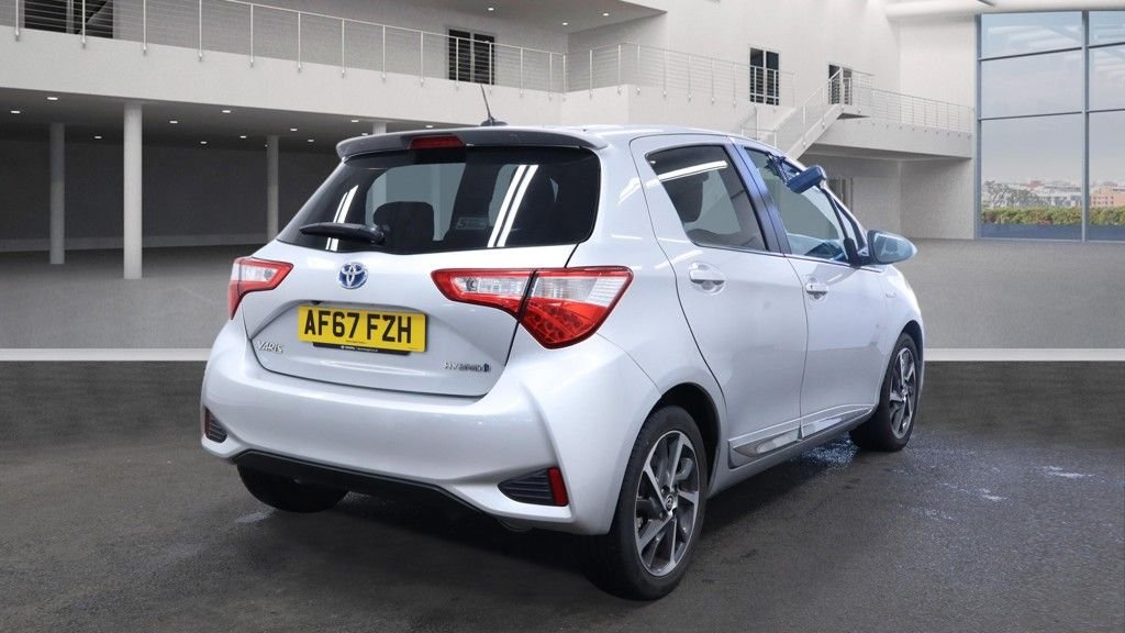 Used Toyota Yaris 2017 for sale - 76923928: Photo 8
