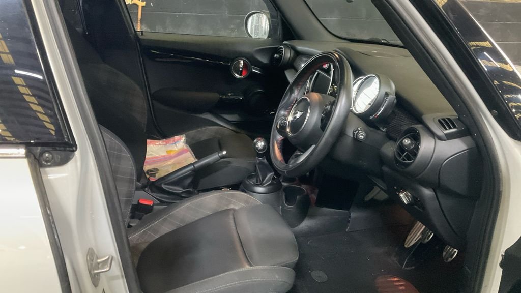 Used MINI Hatch 2018 for sale - 76617482: Photo 2