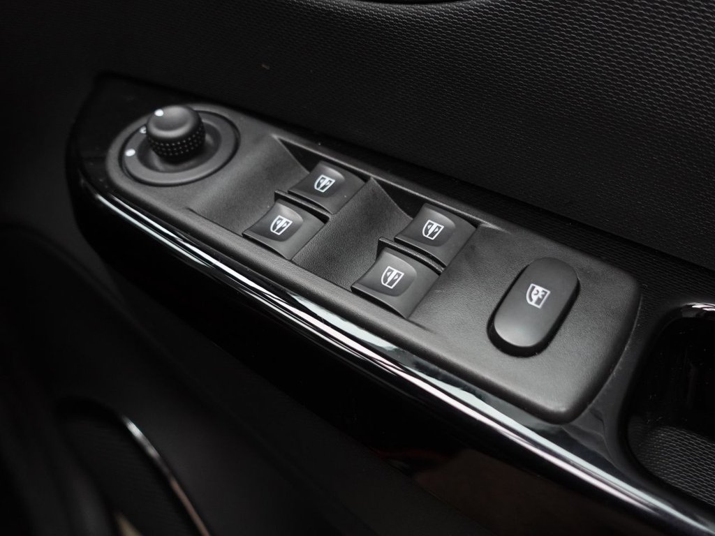 Used Renault Captur 2014 for sale - 77609274: Photo 42