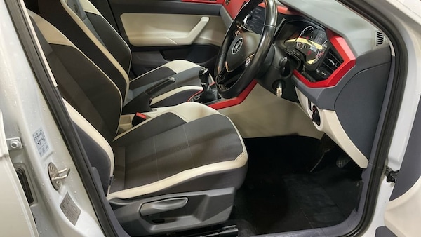 Used Volkswagen Polo 2018 for sale - 76267333: Photo 2