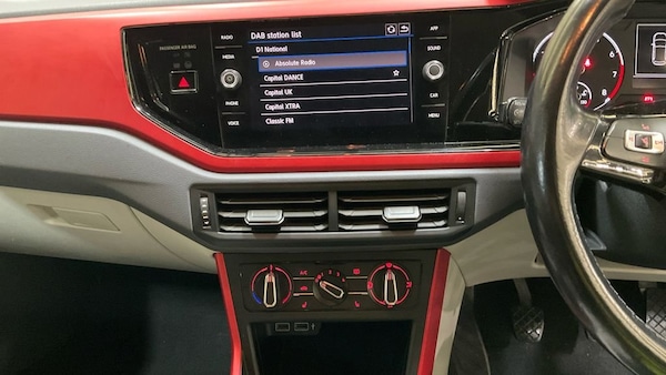 Used Volkswagen Polo 2018 for sale - 76267333: Photo 3