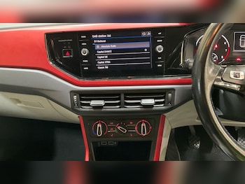 Used Volkswagen Polo 2018 for sale - 76267333: Photo 3