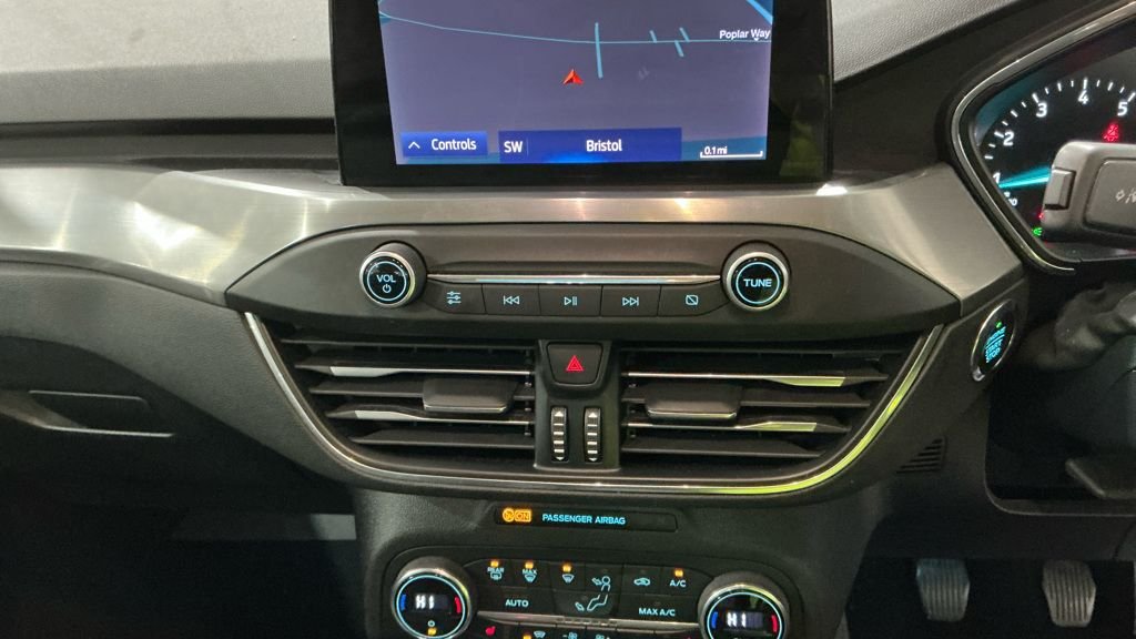 Used Ford Focus 2020 for sale - 77200509: Photo 2