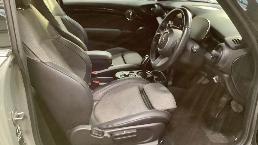 Used MINI Hatch 2021 for sale - 76617813: Photo 2