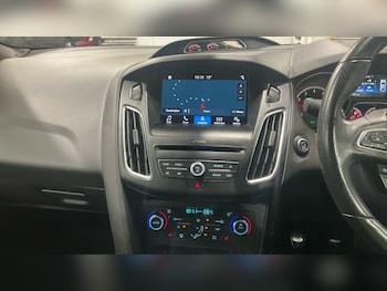 Used Ford Focus 2018 for sale - 76223723: Photo 3
