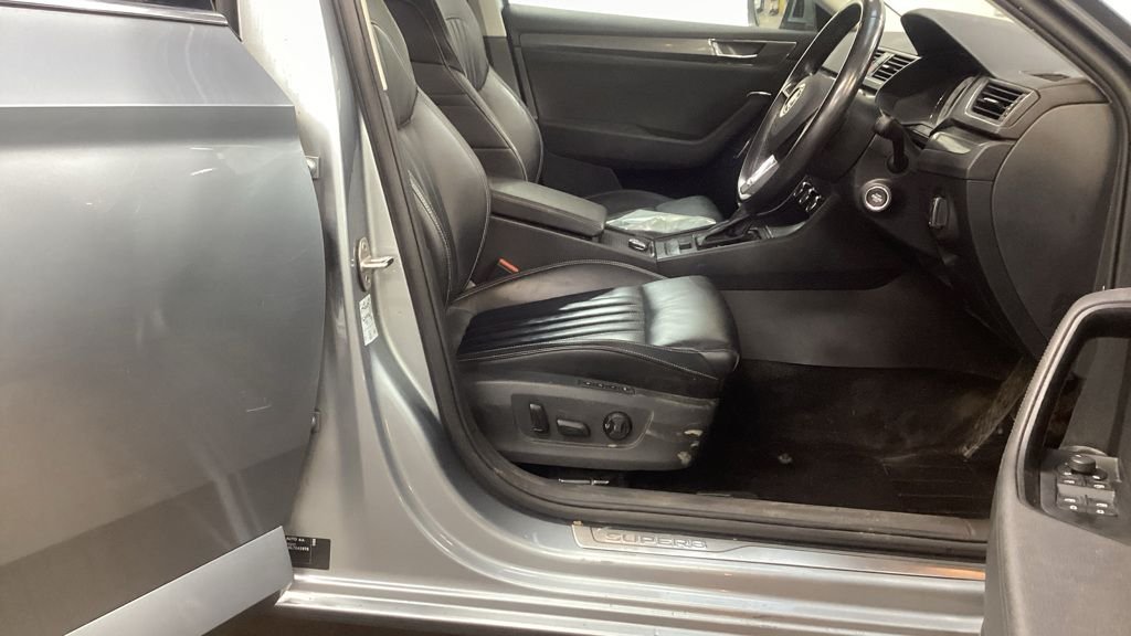Used Skoda Superb 2020 for sale - 77110995: Photo 2