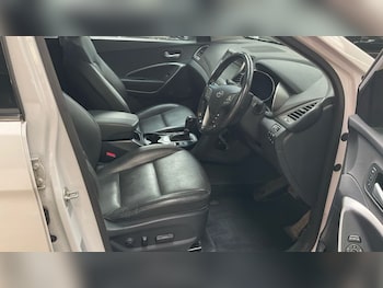 Used Hyundai Santa Fe 2018 for sale - 75653989: Photo