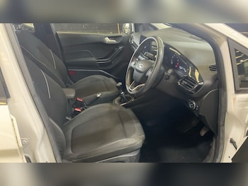 Used Ford Fiesta 2018 for sale - 76396151: Photo