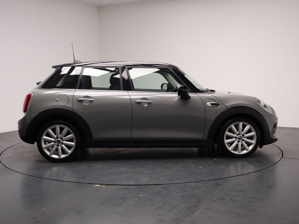 Used MINI Hatch 2019 for sale - 76333496: Photo 14