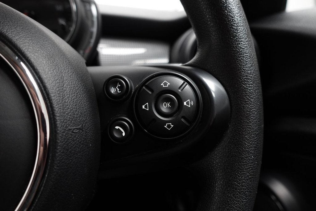 Used MINI Hatch 2019 for sale - 76333496: Photo 23