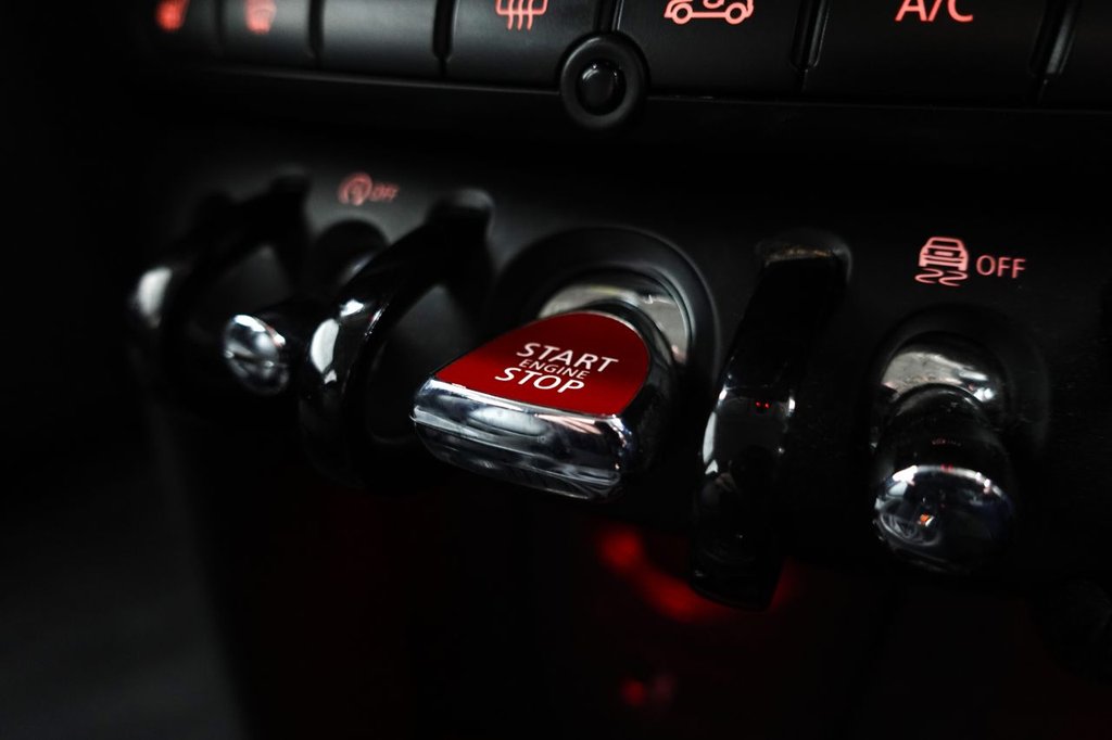 Used MINI Hatch 2019 for sale - 76333496: Photo 39