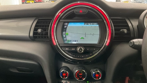Used MINI Hatch 2019 for sale - 76333496: Photo 3
