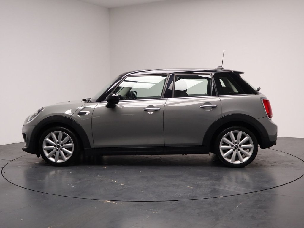 Used MINI Hatch 2019 for sale - 76333496: Photo 8