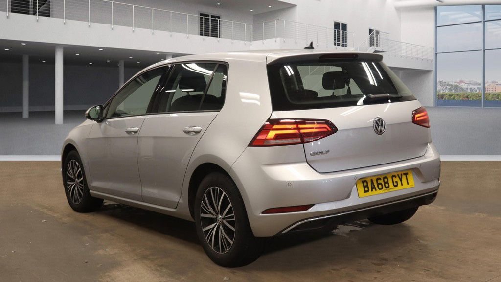 Used Volkswagen Golf 2019 for sale - 77765663: Photo 5