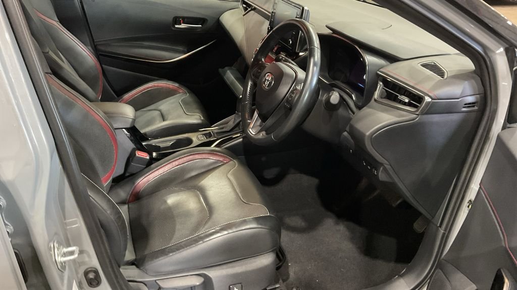 Used Toyota Corolla 2021 for sale - 76132270: Photo 2