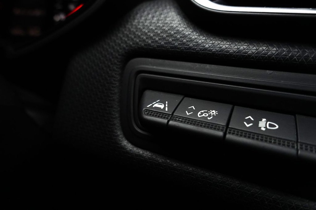 Used Renault Clio 2021 for sale - 76509881: Photo 47