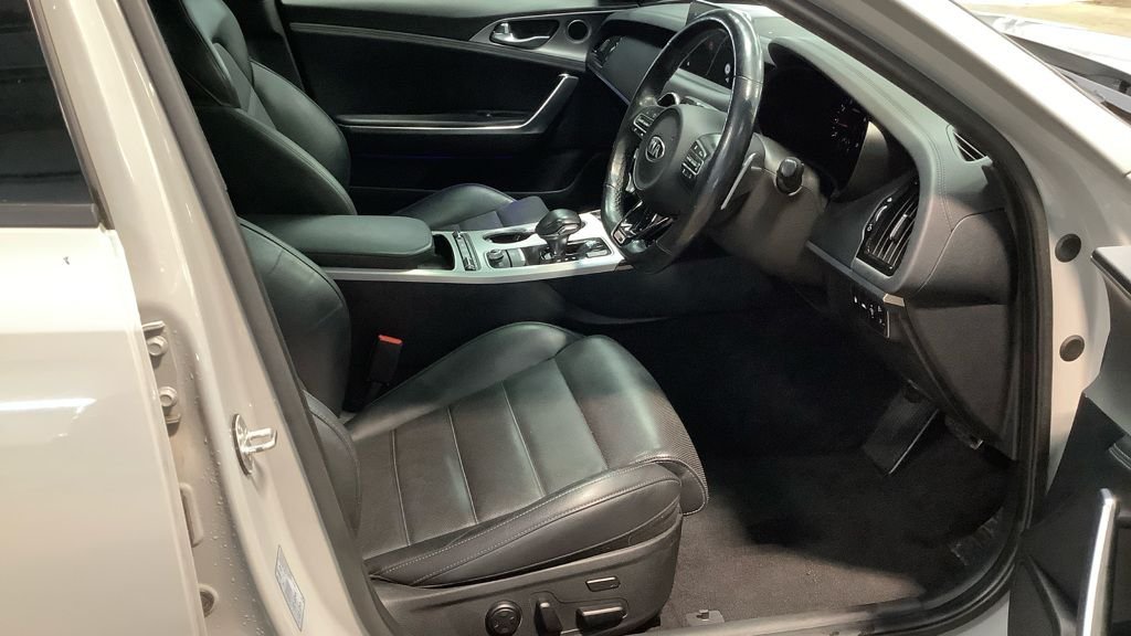 Used Kia Stinger 2019 for sale - 76768366: Photo 2