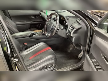 Used Lexus UX 2019 for sale - 76570532: Photo