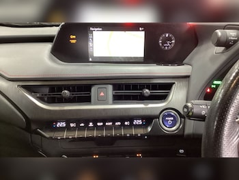 Used Lexus UX 2019 for sale - 76570532: Photo