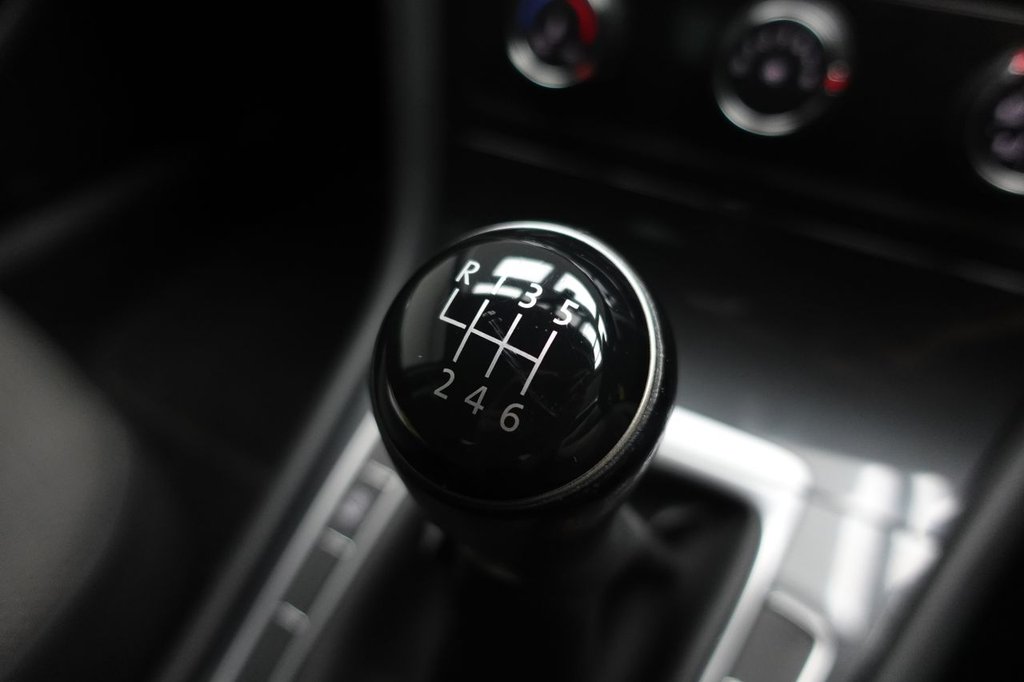 Used Volkswagen Golf 2019 for sale - 76950098: Photo 36