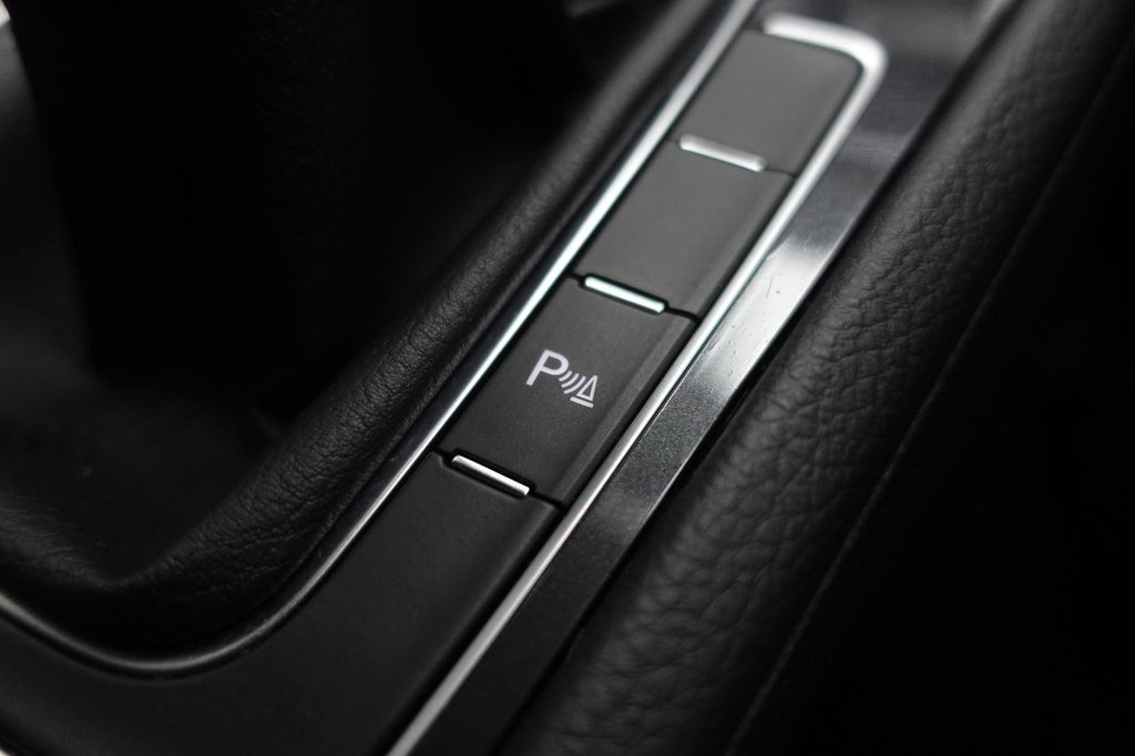 Used Volkswagen Golf 2019 for sale - 76950098: Photo 38